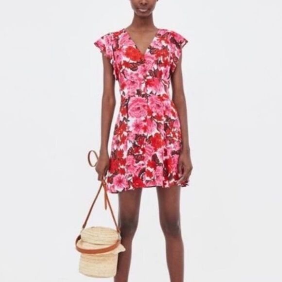 NWT Zara Floral Flutter Sleeve Button Front Fit And Flare Dress roses Small - Picture 2 of 5